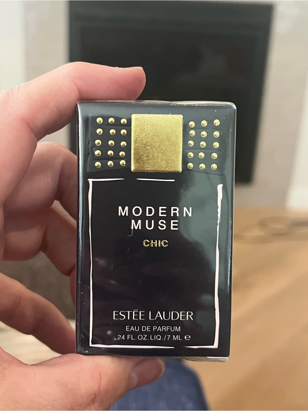 New In Box Estée Lauder Modern Muse Perfume